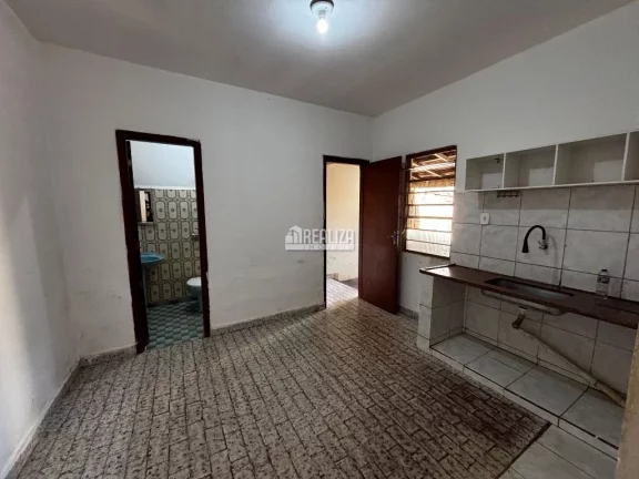 Imagem Casa à venda no Bairro Parque das Américas, Uberaba: amplo espaço e localização privilegiada!