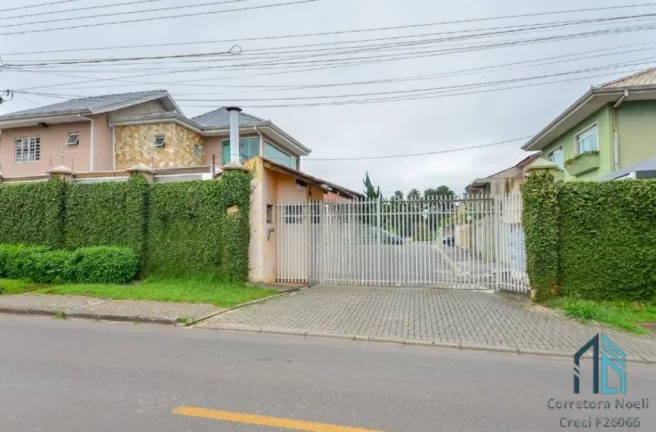 Imagem (PERMUTA) Sobrado em condomínio 03 quartos c/suíte, 03 vagas no Santa Cândida em Curitiba PR
