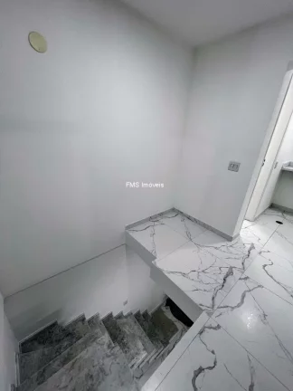 Imagem Cobertura em Interlagos, São Paulo-SP: 2 quartos, 2 banheiros, 2 vagas de garagem e 104,00 m² de área.