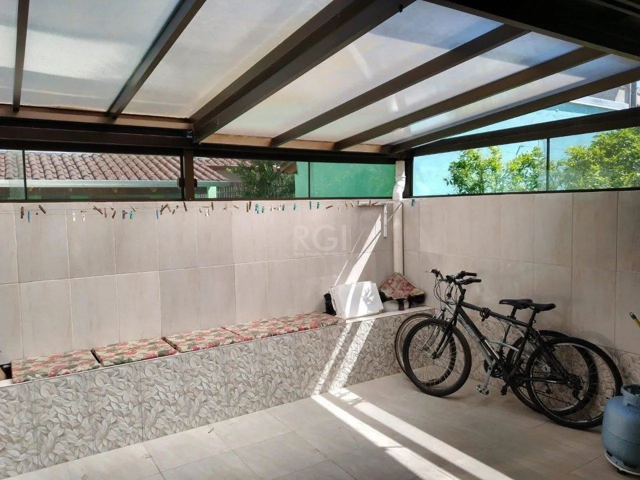 Imagem Casa, 2 dormitórios, 2 banheiros, 2 vagas de garagem, Aberta dos Morros Poa/RS