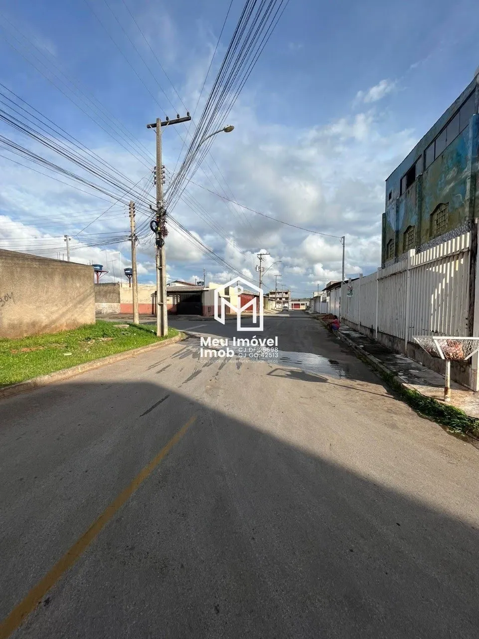 Imagem Prédio com 5 Apartamentos 2 com Suíte 4 Vagas Lote 150m²