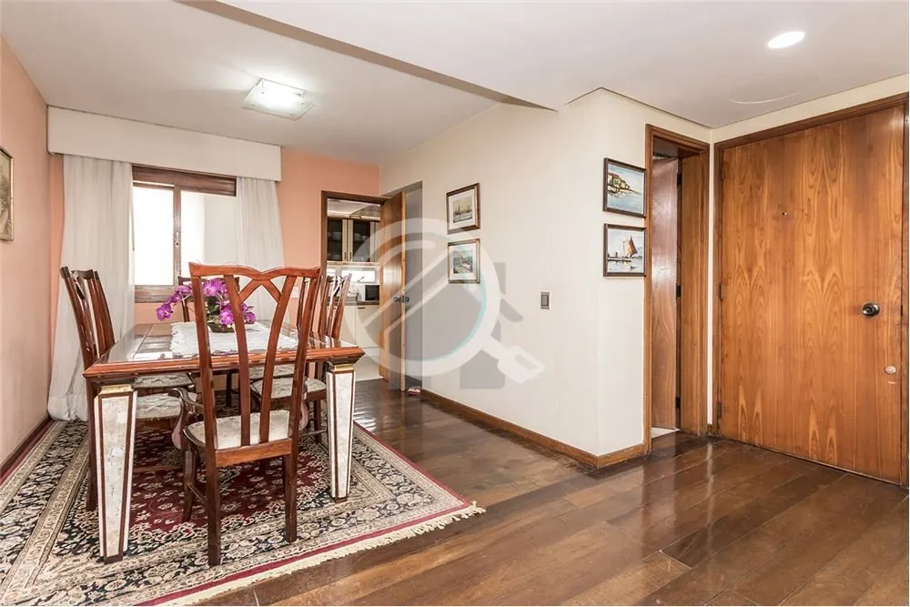 Imagem Apartamento amplo, com 151 m² de área útil com 3 dormitórios, sendo 1 suítes, banheiro social, ...