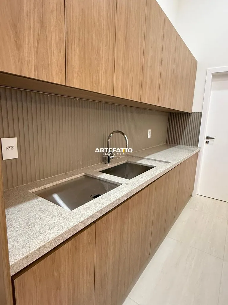 Imagem Casa com 3 suítes no bairro Parque Universitário