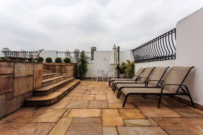 Imagem Flat disponível para venda no Saint Régis no Jardim Paulista, com 90m² ,1 dormitório e 1 vaga de garagem