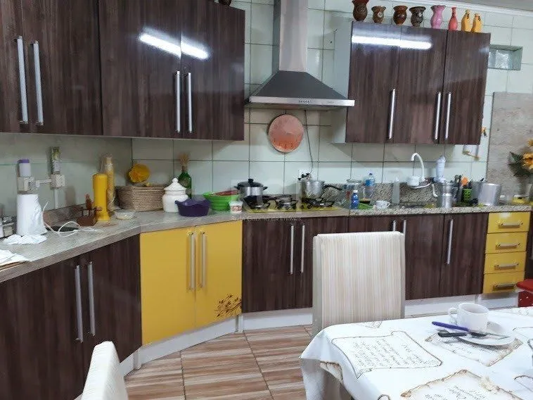 Imagem Casa com 4 dormitórios no bairro Vila Nova