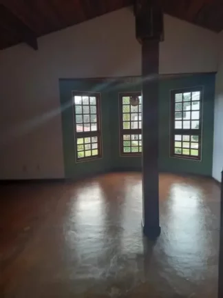 Imagem LINDA CASA EM CONDOMÍNIO FECHADO, EM GENEROSO TERRENO DE 770M² E 108M² DE ÁREA CONSTRUÍDA!
