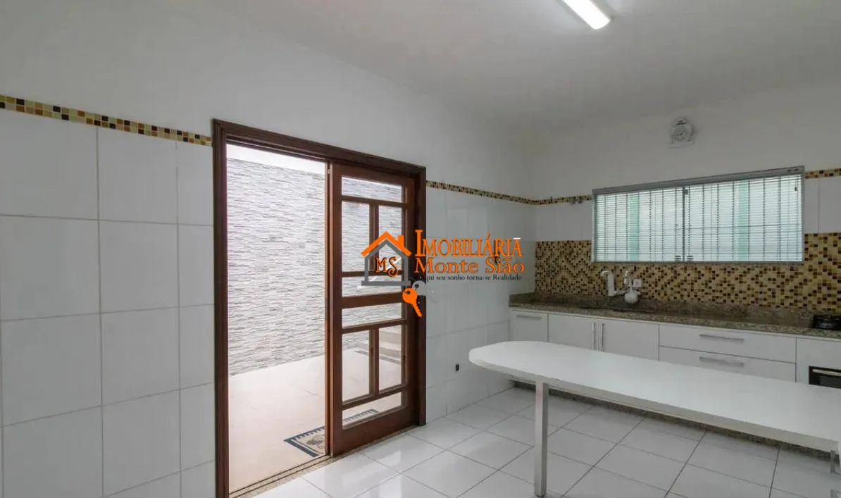 Imagem Sobrado com 4 dormitórios à venda, 350 m² por R$ 1.150.000,00 - Vila Galvão - Guarulhos/SP