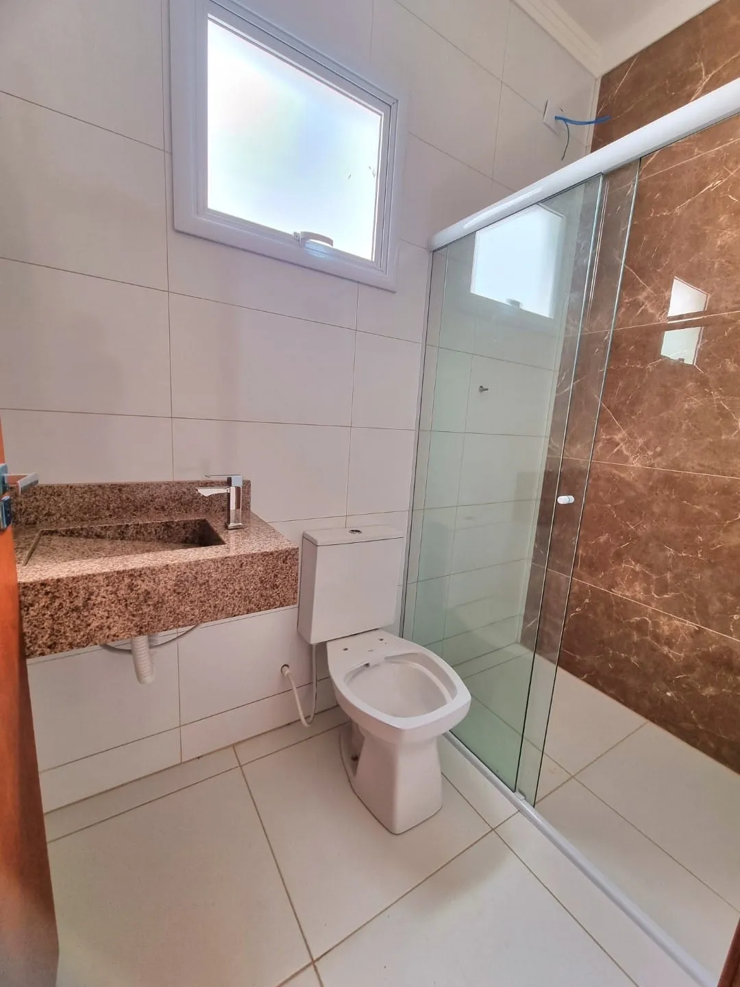 Imagem Casa Térrea com Terraço, 2 Dormitórios, Área Gourmet e Localização Central - Conforto e Lazer em um Só Lugar