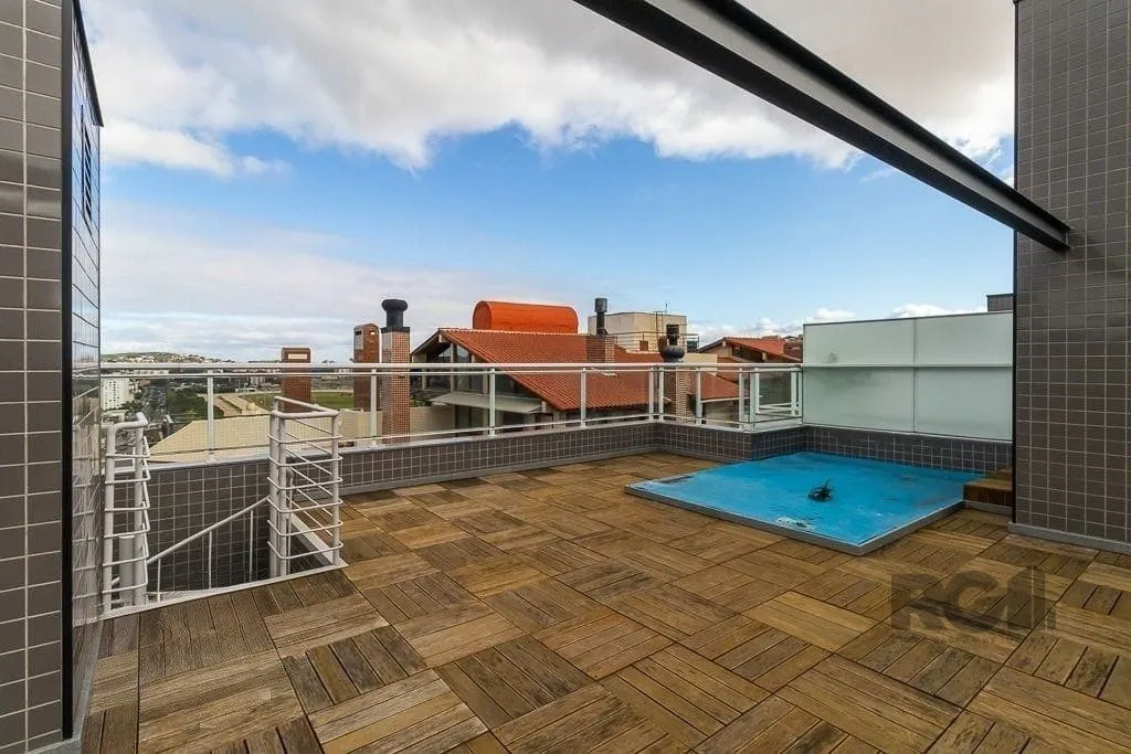 Imagem Excelente cobertura de 238m² com 3 dormitórios e 2 vagas.