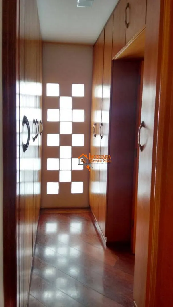 Imagem Sobrado com 5 dormitórios à venda, 365 m² por R$ 1.750.000,00 - Jardim Santa Mena - Guarulhos/SP