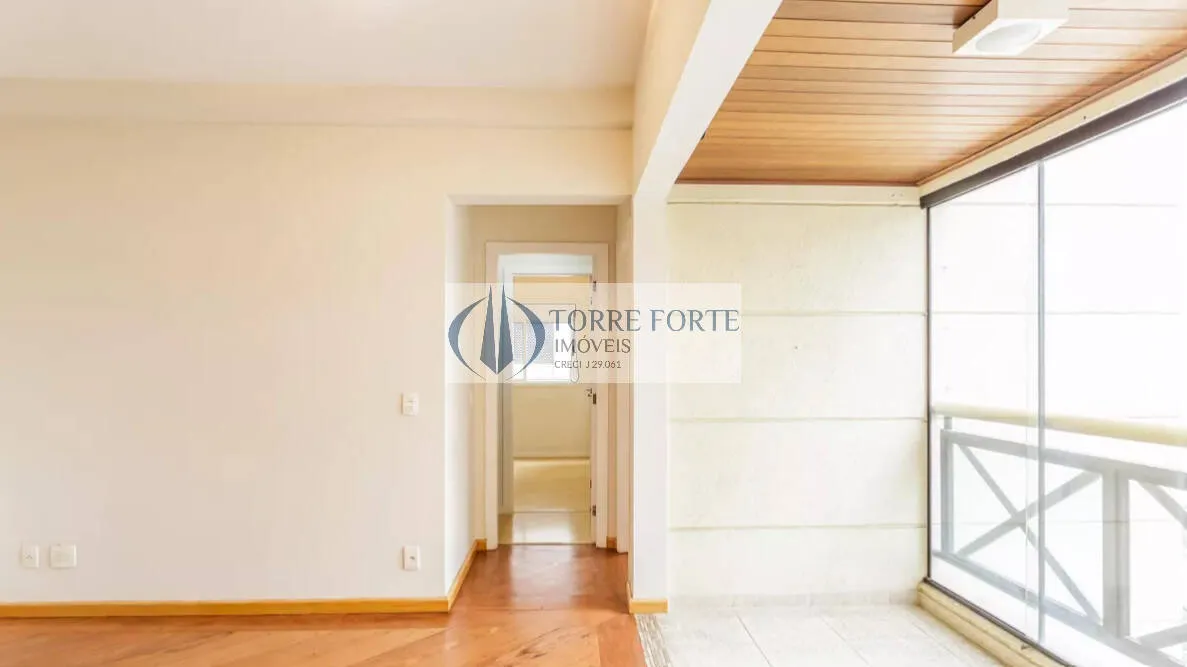 Imagem Lindo apartamento com 3 dormitórios, 2 vagas e varanda em Moema