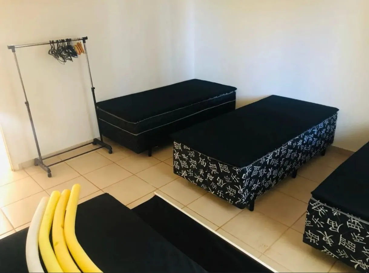 Imagem Chácara à venda em Salto de Pirapora-SP - 2.000m², 1 quarto, 1 sala, 1 banheiro, 1 vaga de garagem. Imperdível!