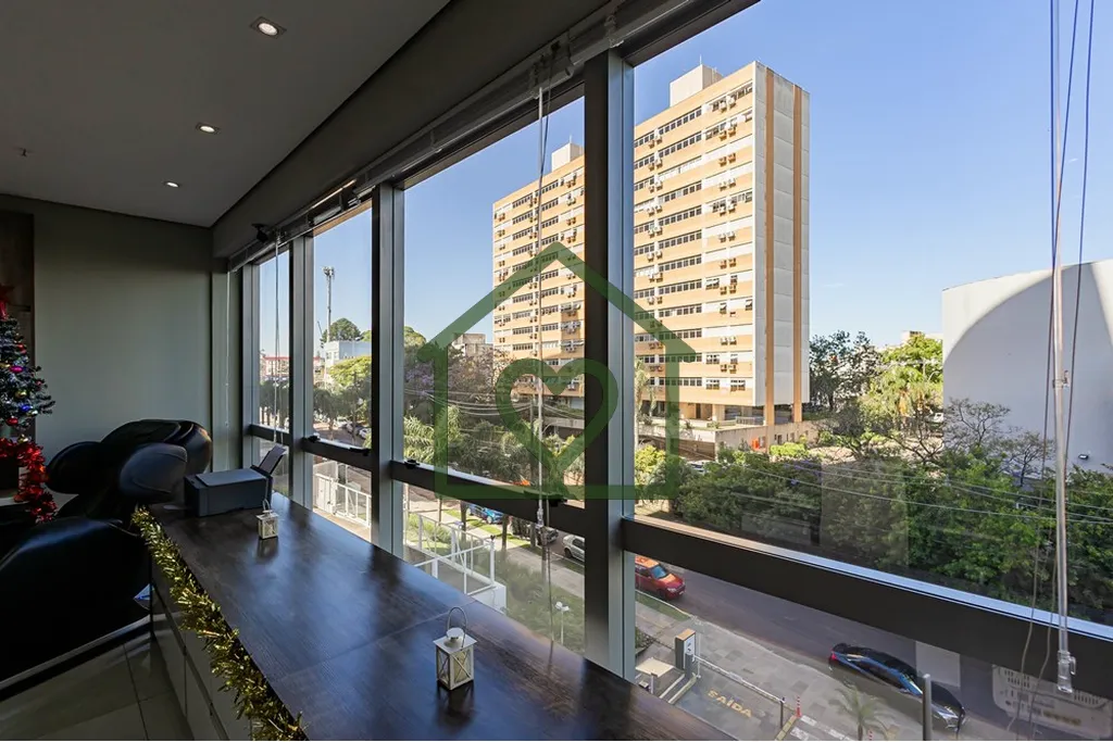 Imagem Sala comercial de 37m2 no 7º andar da Rua Gutemberg, 151, Torre 2, na Zona Petrópolis, com piso po...