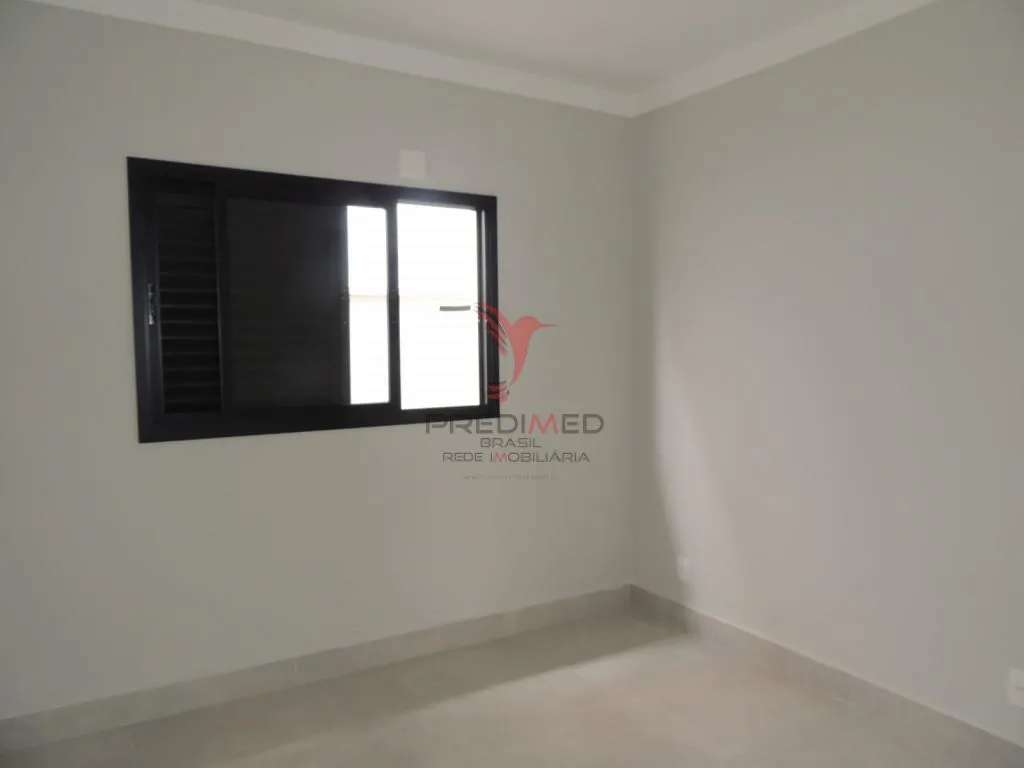Imagem Vendo, excelente Casa Térrea com 3 Quartos, sendo 2 Suites, 3 Vagas Garagem, no Beira Rio