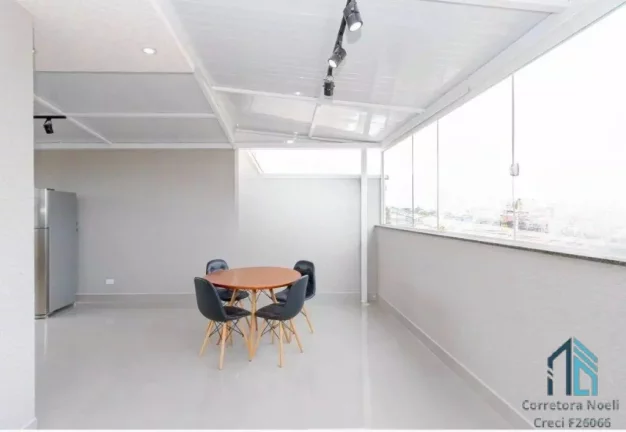 Imagem Sobrado Mobiliado com terraço , 03 quartos c/suíte, 04 vagas, no Pinheirinho em Curitiba PR