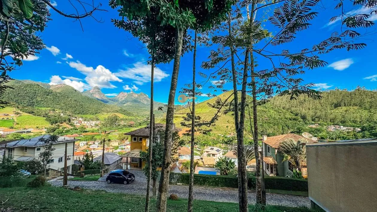 Imagem Terreno em Condomínio para Venda em Teresópolis / RJ no bairro Vargem Grande