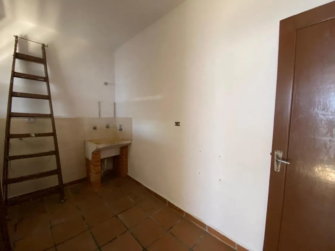 Imagem CASA COM EDÍCULA, 3 DORMITÓRIOS SENDO 1 SUÍTE PARA LOCAÇÃO NO CENTRO DE ITANHAÉM