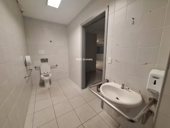 Imagem Prédio Comercial Inteiro para Locação em São Paulo-SP, Campo Belo: 486m², 3 Banheiros, 2 Vagas de Garagem!