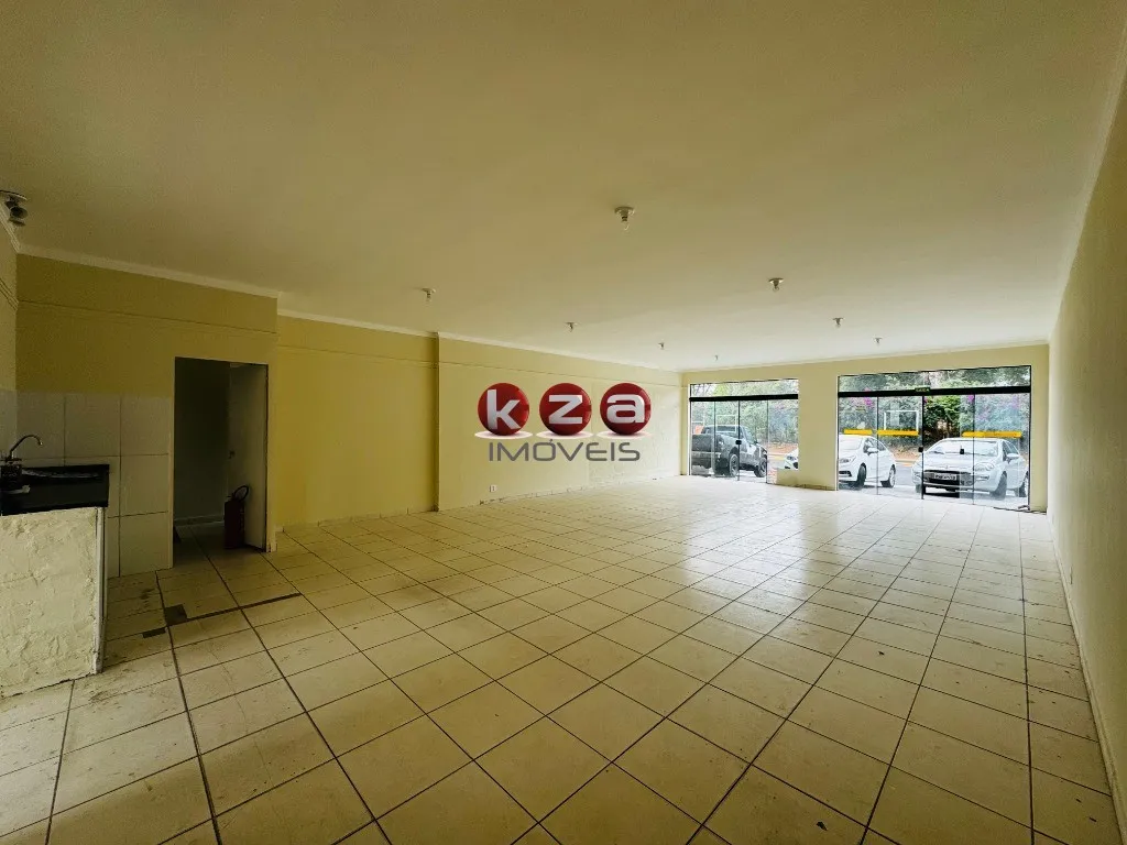 Imagem Salão Comercial à Venda em Valinhos-SP, na Vila Faustina II: 3 Salas, 6 Banheiros, 6 Vagas e 511m² de Área