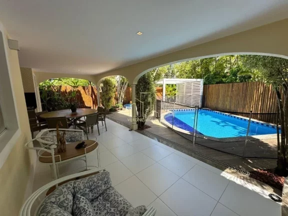 Imagem Casa duplex em condomínio fechado alto luxo com quatro suítes e área gourmet a venda em Patamares