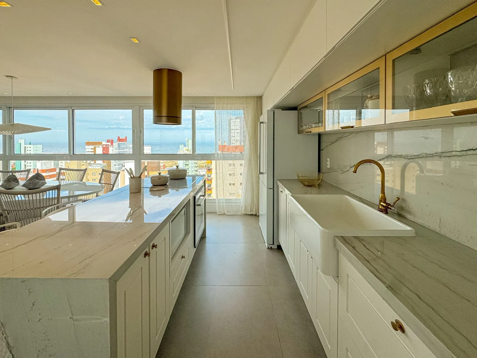 Imagem Cobertura à venda em Torres, Centro, com 3 quartos, 258m2