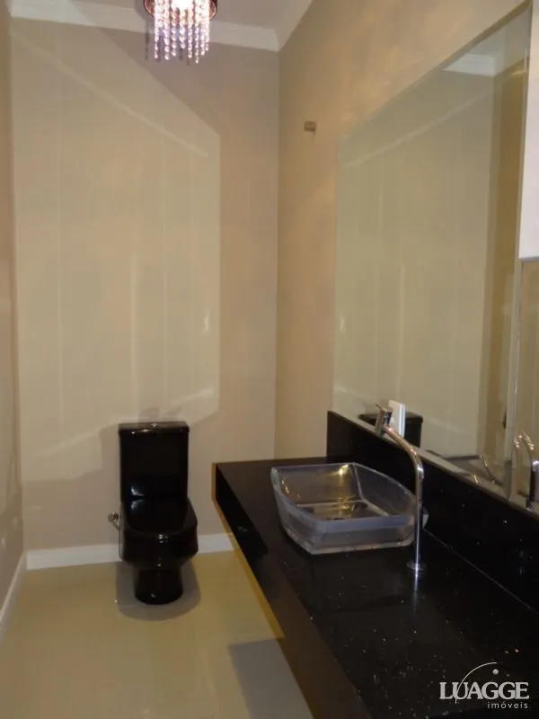 Imagem Casa para Venda - 305m², 3 dormitórios, sendo 3 suites, 4 vagas - Nonoai