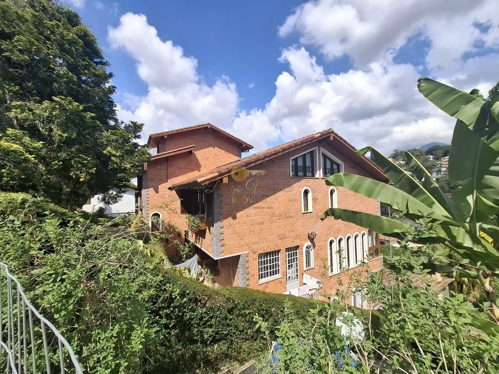 Imagem Casa em Condomínio para Venda em Teresópolis / RJ no bairro Parque do Imbui