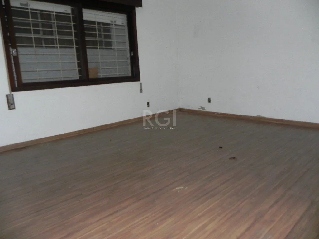 Imagem Casa para Venda - 110m², 4 dormitórios, sendo 1 suites, 4 vagas - Jardim Itu