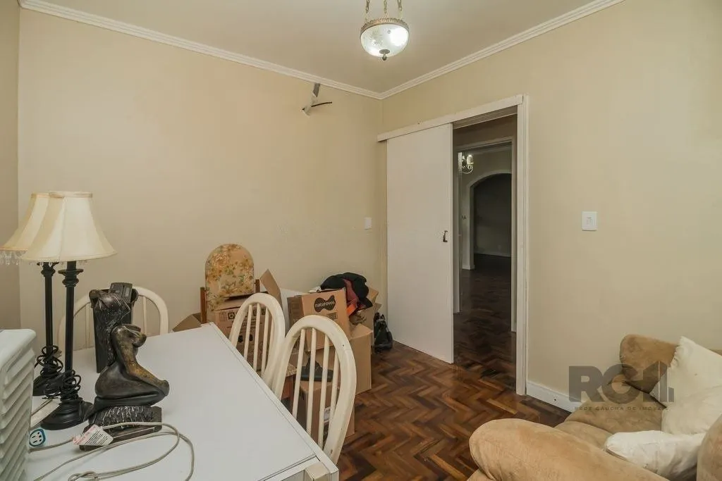 Imagem Excelente casa de 389,53m² com 8 dormitórios e 3 vagas.