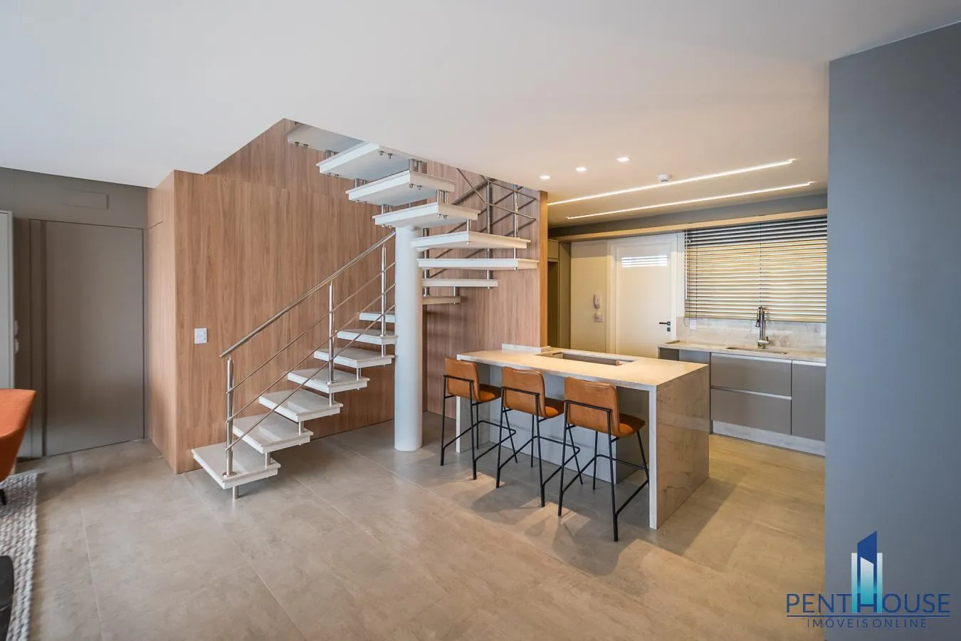 Imagem Cobertura Duplex para Venda em Itajaí, FAZENDA, 3 dormitórios, 3 suítes, 5 banheiros, 4 vagas