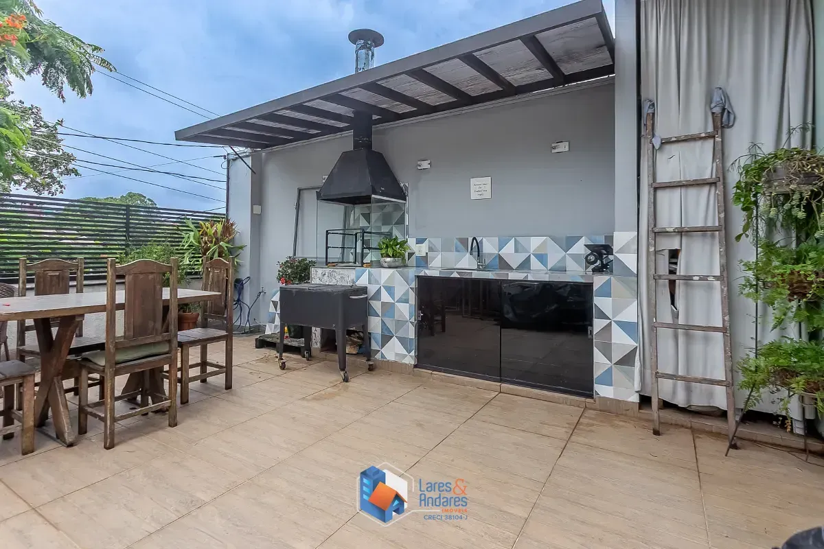 Imagem Sobrado para venda em Vila Império com 3 quartos, sendo 1 suíte, 219m²