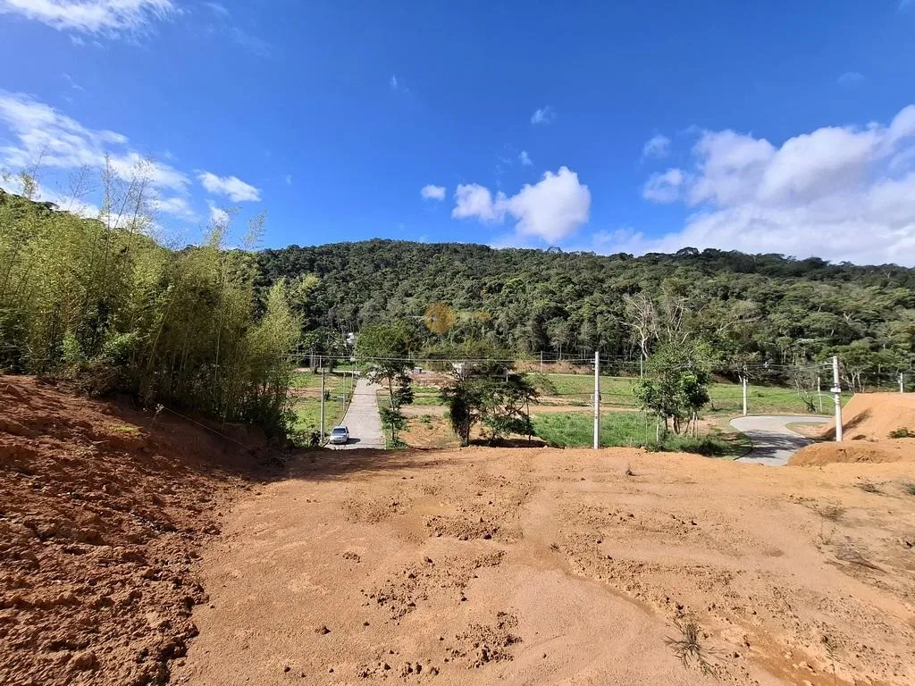 Imagem Terreno em Condomínio para Venda em Teresópolis / RJ no bairro Prata