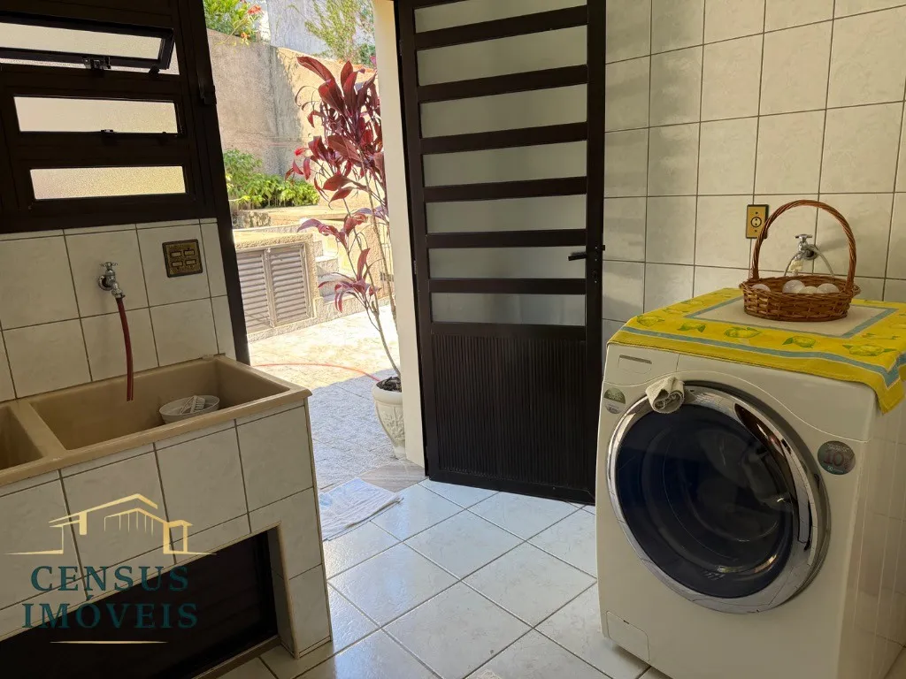 Foto do imóvel: Casa à venda em condomínio Marambaia, Vinhedo-SP: 4 quartos, 2 suítes, 3 salas, 2 banheiros, 4 vagas, 365, 70 m². em Condomínio Marambaia
