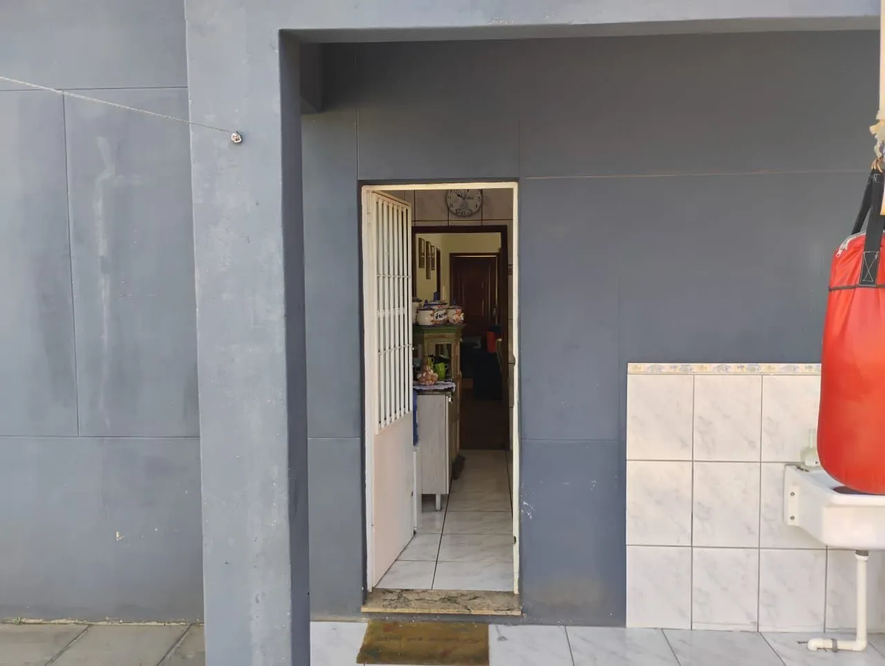 Imagem Casa térrea 3 dormitórios, 2 vagas cobertas as demais descobertas bairro cristal