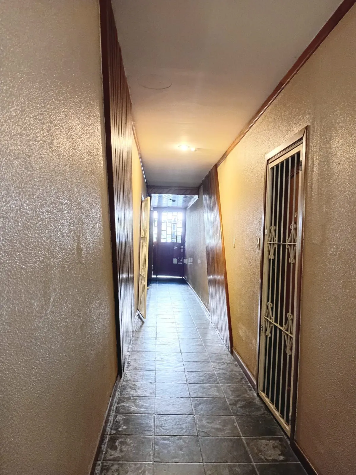 Imagem Apartamento 3 dormitórios, frente, sacada no bairro Santana - Porto Alegre - RS