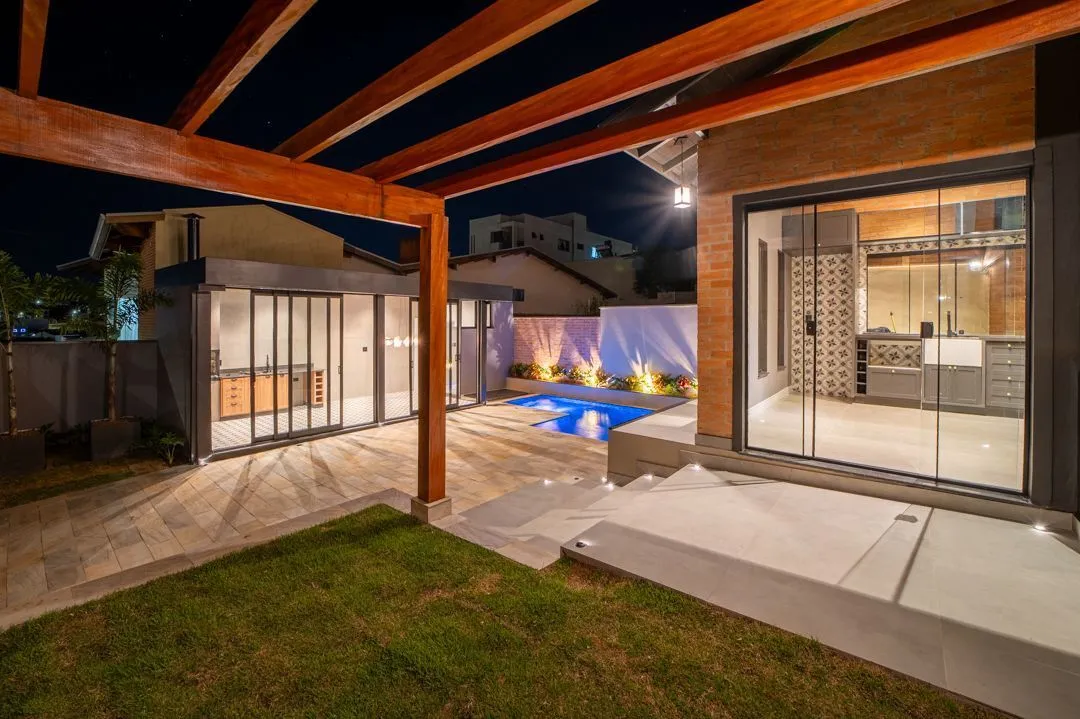 Imagem Casa à Venda com piscina no bairro Jardim das Hortênsias, em Poços de Caldas MG