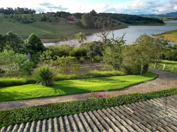 Imagem Chácara em Piracaia - 204m², 3 Dormitórios, em Condomínio