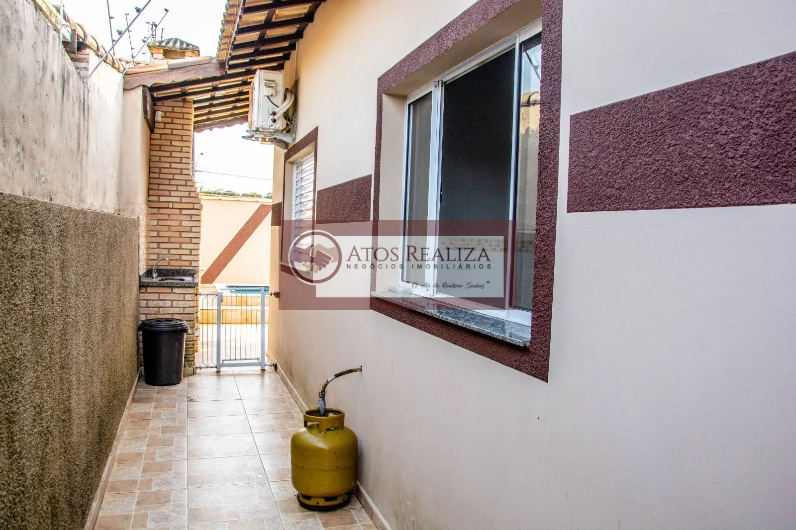 Imagem Casa à venda e locação em Jardim Grandesp - Itanhaém: 2 dormitórios, 1 suíte, 62m² por R$ 285.000,00