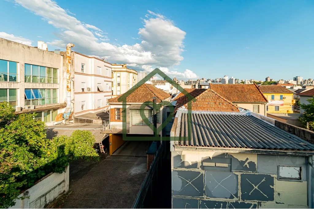 Imagem Apresento um excelente imóvel comercial e residencial localizado na Av. Pará, a apenas meia quadra...