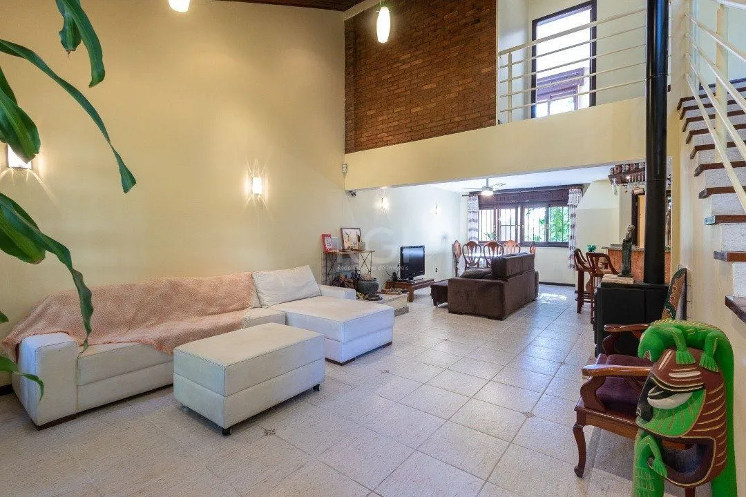 Imagem Casa para Venda - 308.25m², 3 dormitórios, sendo 1 suites, 5 vagas - Cristal