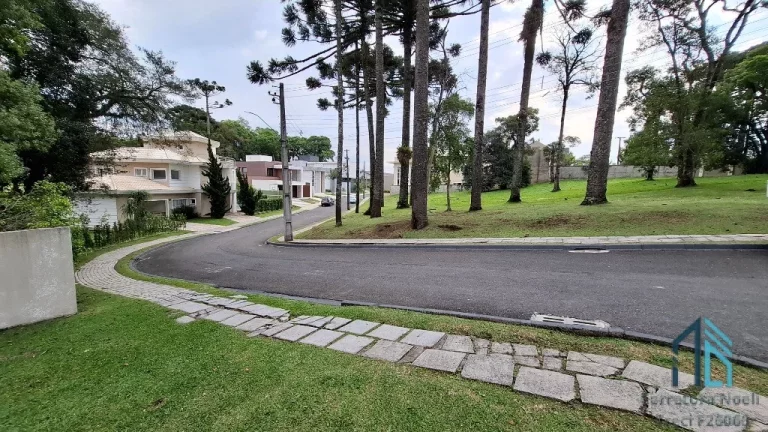 Imagem Terreno em condomínio com área total de 1078,55 m², e área privativa de 862,68 m² Santa Felicidade em Curitiba PR