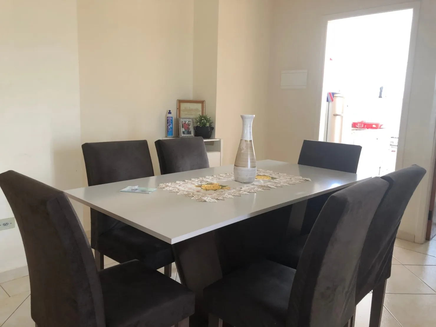 Imagem Apartamento à venda 2 Quartos, 1 Suite, 2 Vagas, 70M², São Benedito, Pindamonhangaba - SP | EDIFÍCIO VILA ROMANA