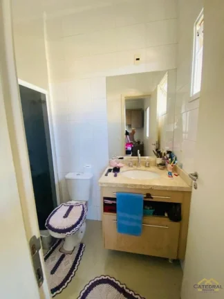 Imagem Sobrado à venda na Colônia com 3 quartos, sendo uma suíte e 2 vagas de garagem