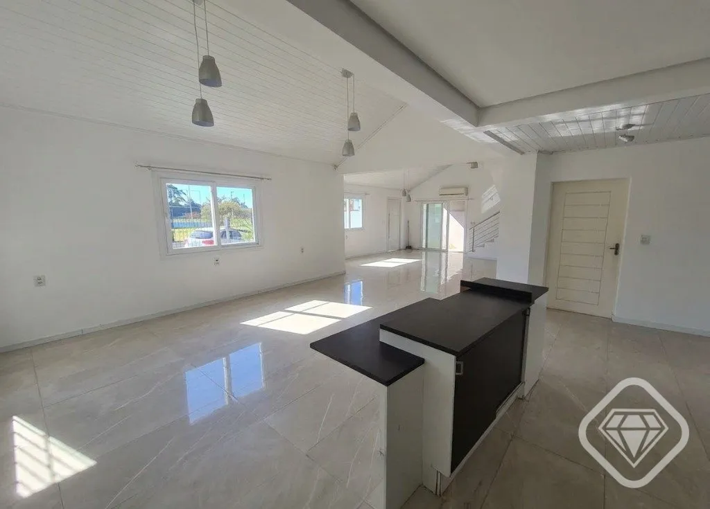Imagem Uma casa que ganha ainda mais valor pelo espaço que oferece.

Casa de esquina no Jardins do Prado, ...