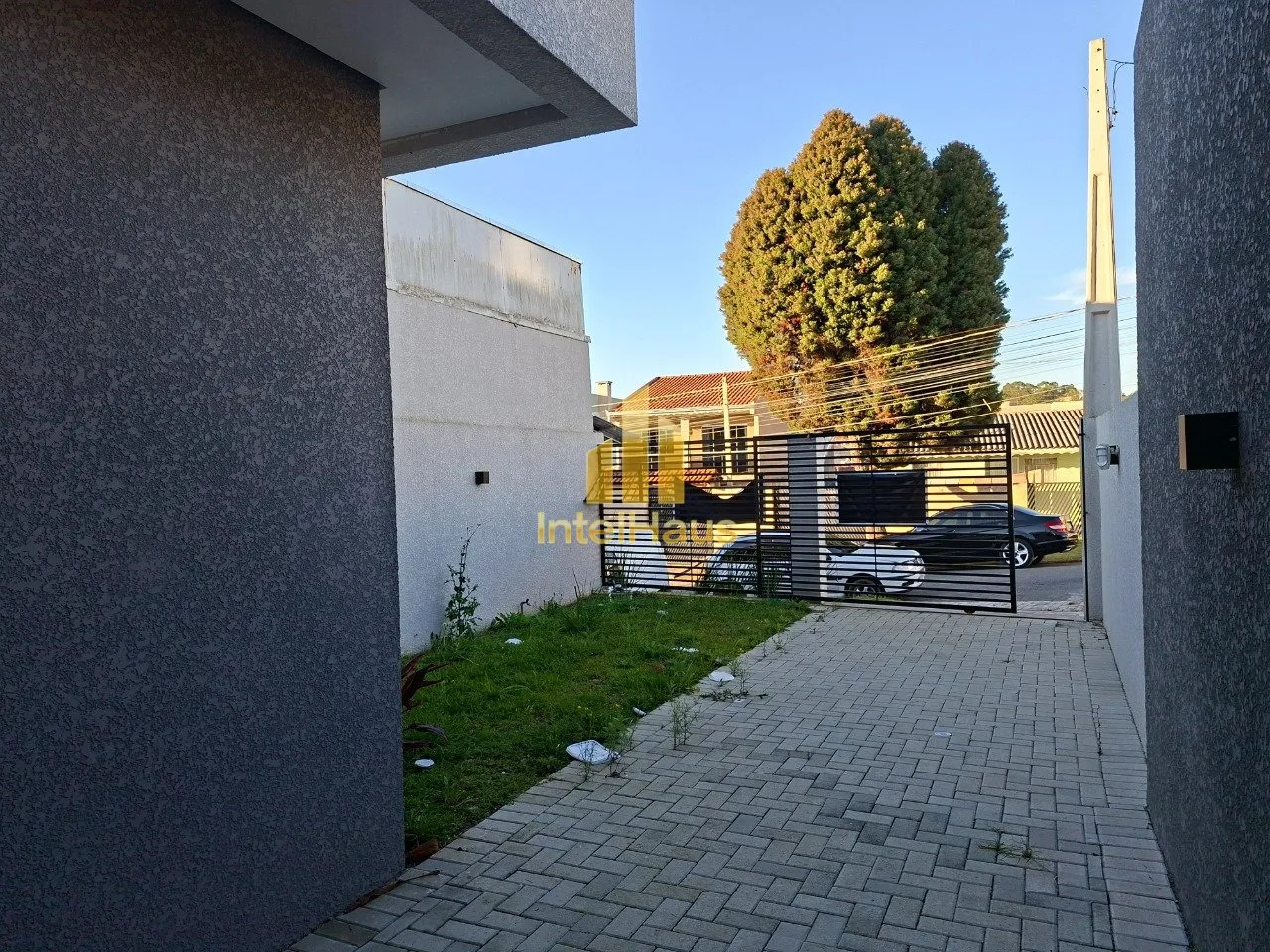 Imagem Apresentamos esta belíssima casa térrea no bairro Cachoeira, em Araucária, em localização estra...