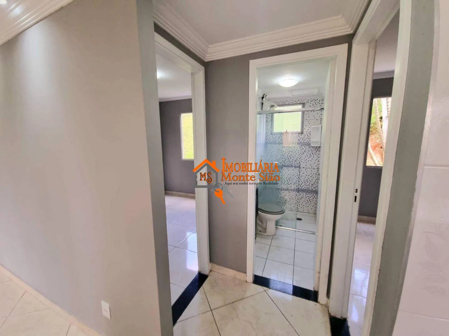 Imagem Apartamento com 2 dormitórios à venda, 45 m² por R$ 249.000,00 - Água Chata - Guarulhos/SP