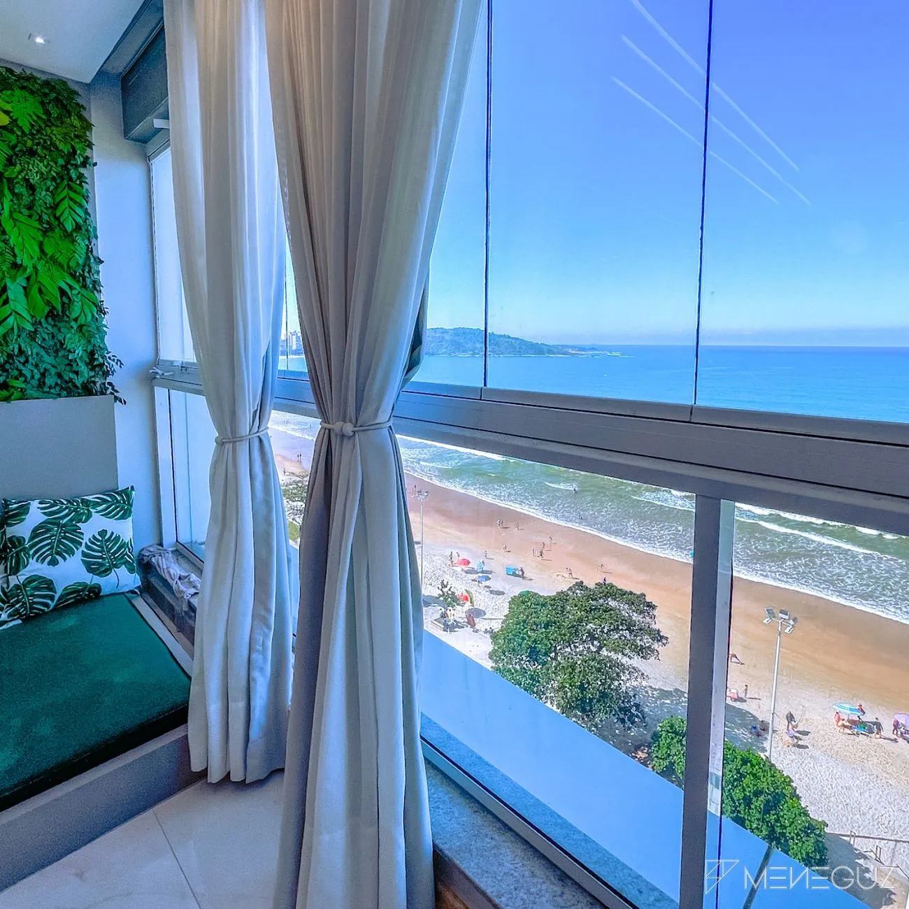 Imagem Apartamento 3 Quartos a venda de para Frente Mar da Praia do Morro finamente mobiliado e decorado