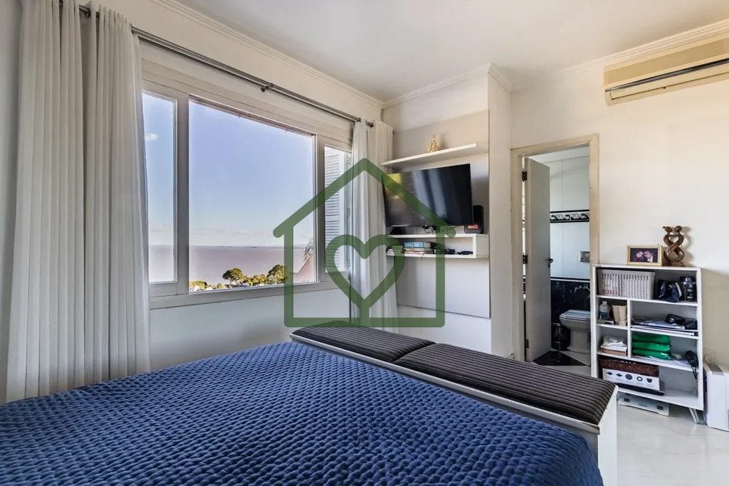 Imagem CASA EM CONDOMÍNIO DE 229m² COM 3 DORMITÓRIOS (1 SUÍTE MASTER), ESPAÇO EXTERNO COM PISCINA, COZ...