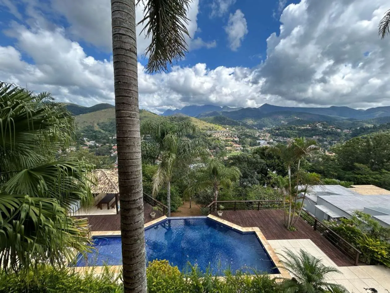 Imagem Casa em Condomínio para Venda em Petrópolis / RJ no bairro Nogueira