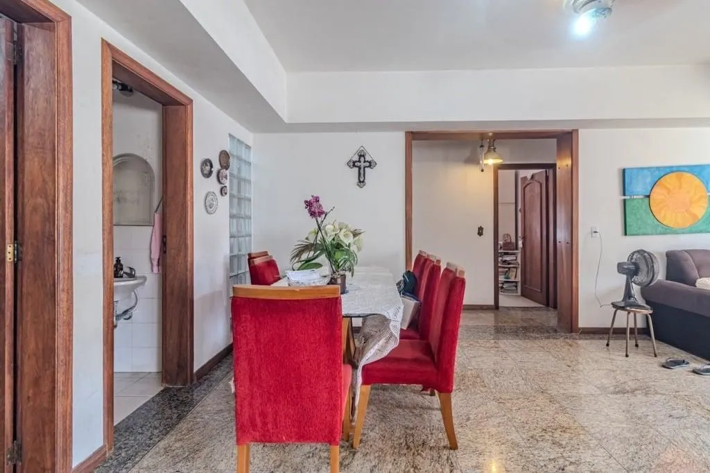 Imagem Vendo apartamento no bairro Floresta, em frente ao colégio Marista São Pedro. com 143,00m2 de área privativa